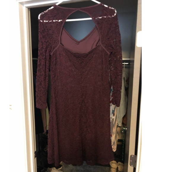 Burgundy lace dress, Small - Picture 2 of 2